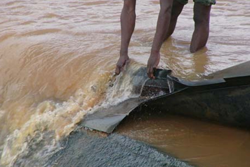 The first rubber dam in Africa by an internationally renowned foreign company in 1997, it happened bursting in 2007 and was beyond repair. It was reinstalled and commissioning by Beijing IWHR Corporation in February 2, 2010, it have been put into operation now. The length of Dam is 49.5m; the height of Dam is 2.25m.