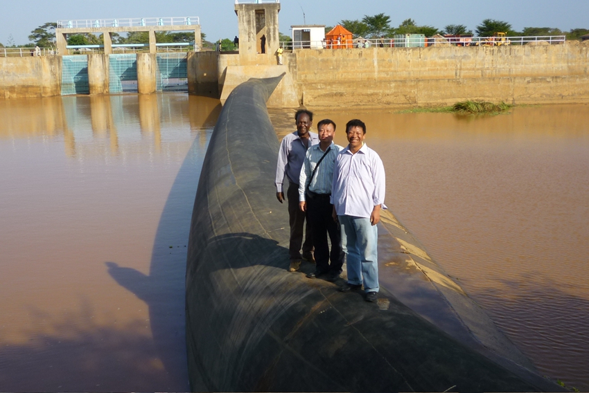 The first rubber dam in Africa by an internationally renowned foreign company in 1997, it happened bursting in 2007 and was beyond repair. It was reinstalled and commissioning by Beijing IWHR Corporation in February 2, 2010, it have been put into operation now. The length of Dam is 49.5m; the height of Dam is 2.25m.