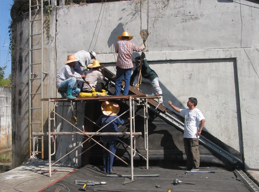 Rubber Dam Construction on Site