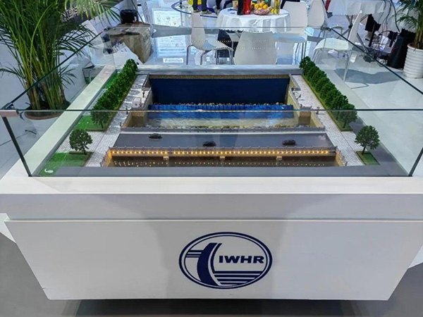 The hydraulic elevator dam model appeared at the exhibition sit