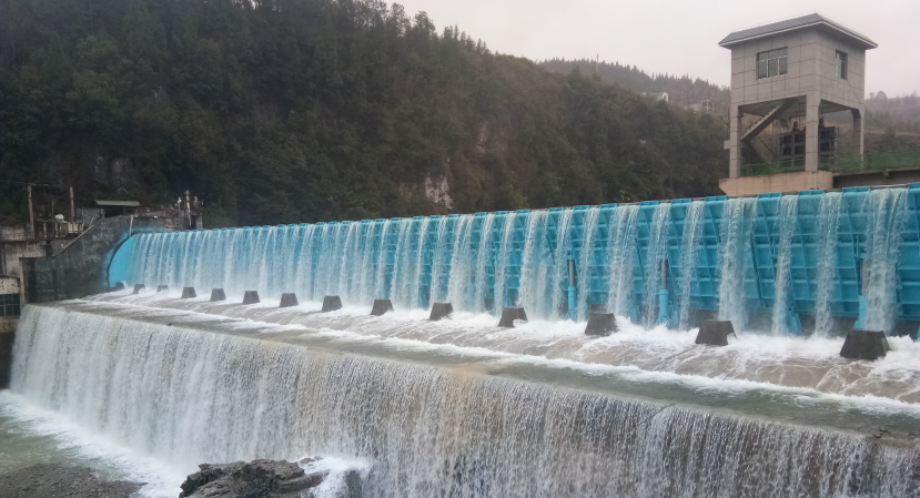 Hydraulic elevator dam