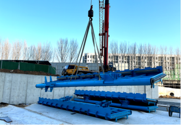 Hydraulic elevator dam