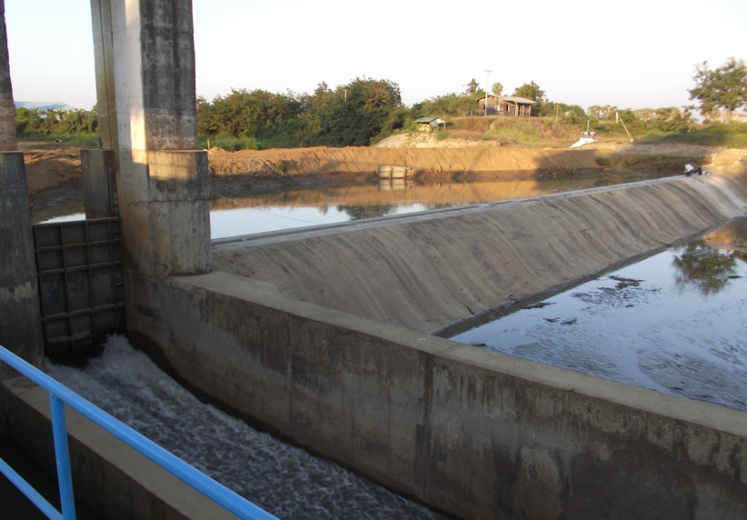 flood irrigation dams
