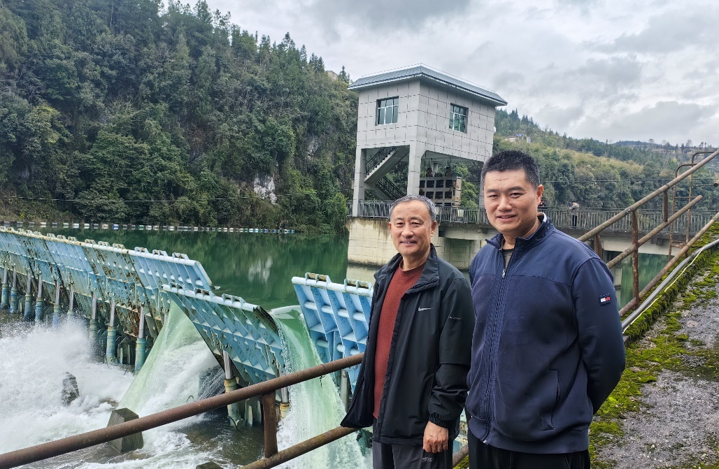 Tongren Hydraulic elevator dam Project